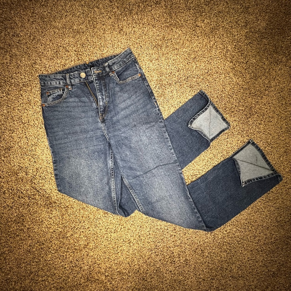 H&M Divided Straight Leg Split Hem Jeans – Size 6 (Blue Denim)
